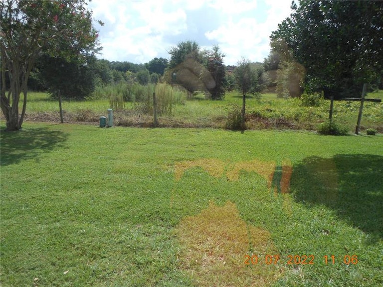 Photo 2 of 11 - 550 Saint Andrews Blvd, Lady Lake, FL 32159