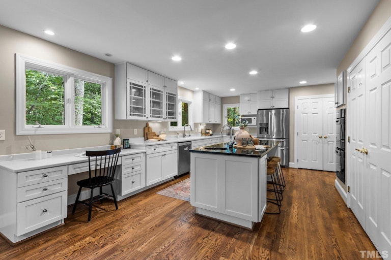 Photo 12 of 66 - 124 Fawn Ridge Rd, Chapel Hill, NC 27516