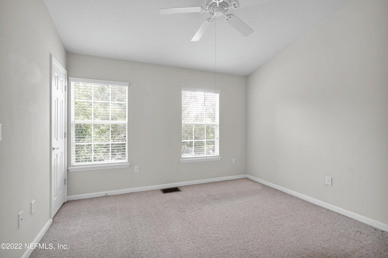 Photo 19 of 29 - 6613 Arching Branch Cir, Jacksonville, FL 32258