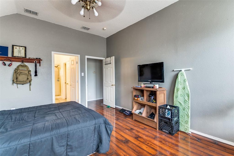 Photo 14 of 21 - 4500 Gila Bend Ln, Fort Worth, TX 76137