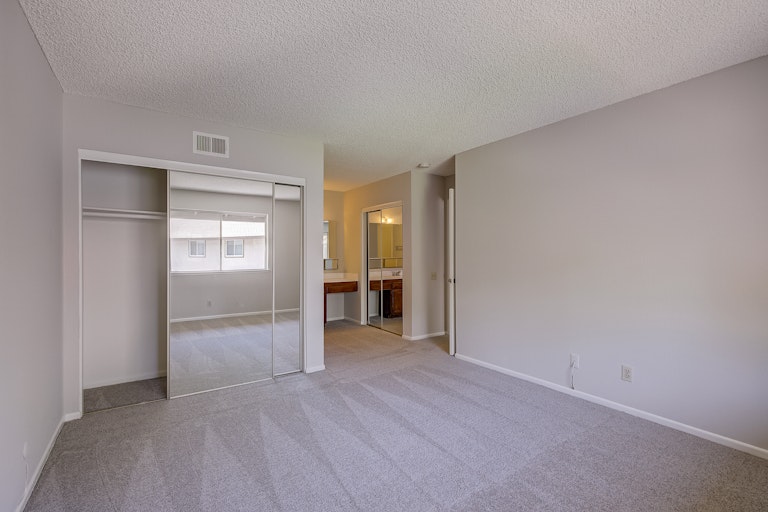 Photo 7 of 16 - 25789 Marguerite Pkwy #203, Mission Viejo, CA 92692