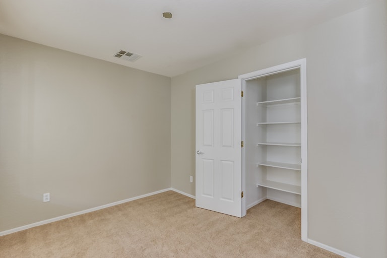 Photo 17 of 35 - 27427 N 63rd Dr, Phoenix, AZ 85083