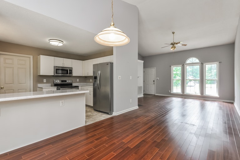 Photo 11 of 25 - 5209 Pronghorn Ln, Raleigh, NC 27610