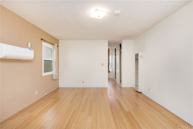 Photo 28 of 36 - 1331 Gates Ave, Manhattan Beach, CA 90266
