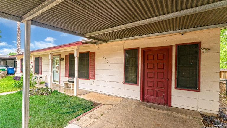 Photo 4 of 25 - 7323 Timber Ridge Dr, San Antonio, TX 78227