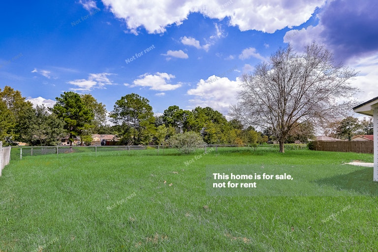 Photo 11 of 31 - 1937 Apopka Dr, Middleburg, FL 32068