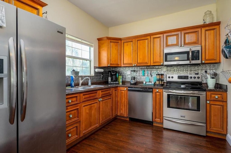 Photo 9 of 30 - 1802 Lenna Ave, Seffner, FL 33584