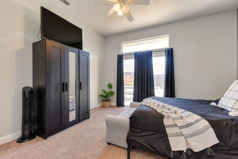 Photo 32 of 40 - 8372 Vintage Park Dr, Sacramento, CA 95828