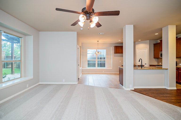 Photo 12 of 36 - 9113 Windsor Dr, Little Elm, TX 75068