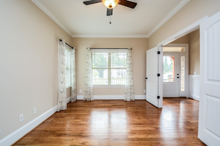 Photo 6 of 17 - 203 McKnitt Pl, Garner, NC 27529