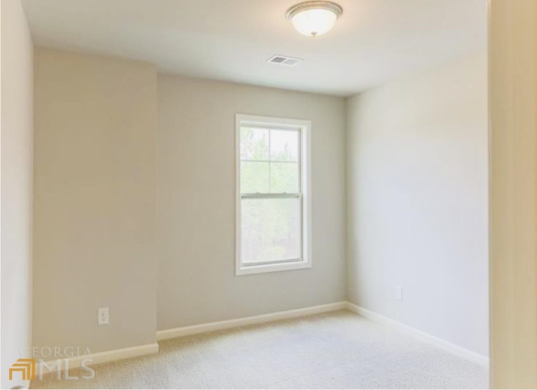 Photo 11 of 27 - 9927 Stretford Rd, Douglasville, GA 30135
