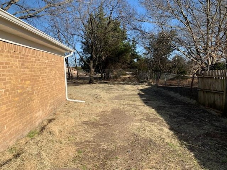 Photo 23 of 25 - 1718 Highgate Dr, Duncanville, TX 75137