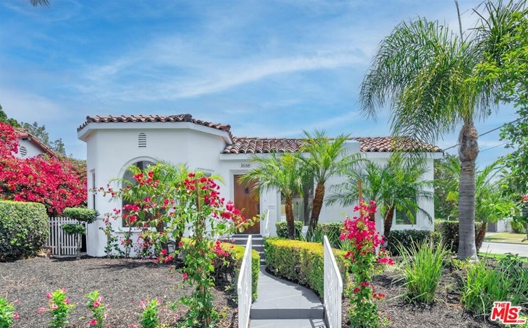 Photo 1 of 54 - 1668 S Stanley Ave, Los Angeles, CA 90019