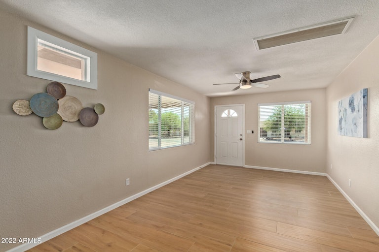 Photo 5 of 18 - 347 N Thunderbird Dr, Apache Junction, AZ 85120