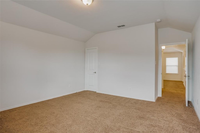 Photo 21 of 35 - 2832 Saddle Creek Dr, Fort Worth, TX 76177