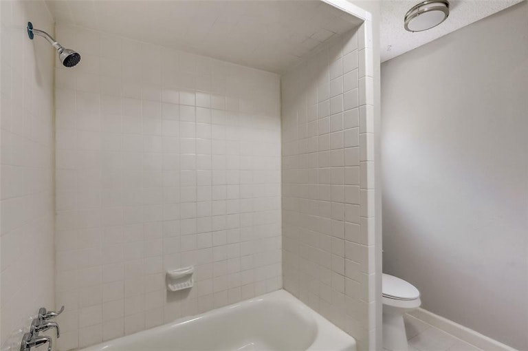 Photo 34 of 46 - 14002 Cedar Point Dr, Houston, TX 77070