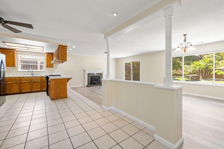 Photo 6 of 32 - 7446 Northlea Way, Citrus Heights, CA 95610
