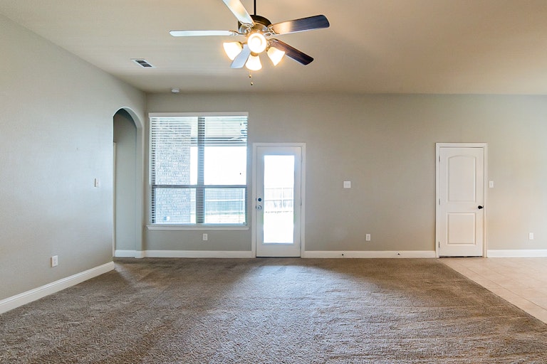 Photo 12 of 26 - 1101 Colonial Dr, Royse City, TX 75189