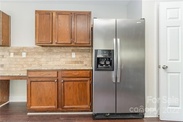 Photo 10 of 32 - 11231 Shandon Way Ln, Charlotte, NC 28262
