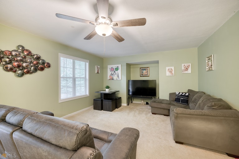 Photo 18 of 27 - 2001 Buckley Trl, Snellville, GA 30078