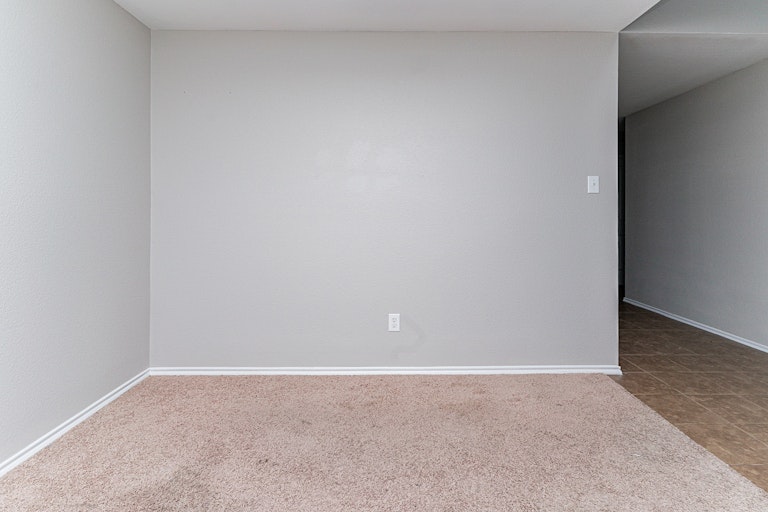 Photo 13 of 27 - 1420 N Houston St, Royse City, TX 75189