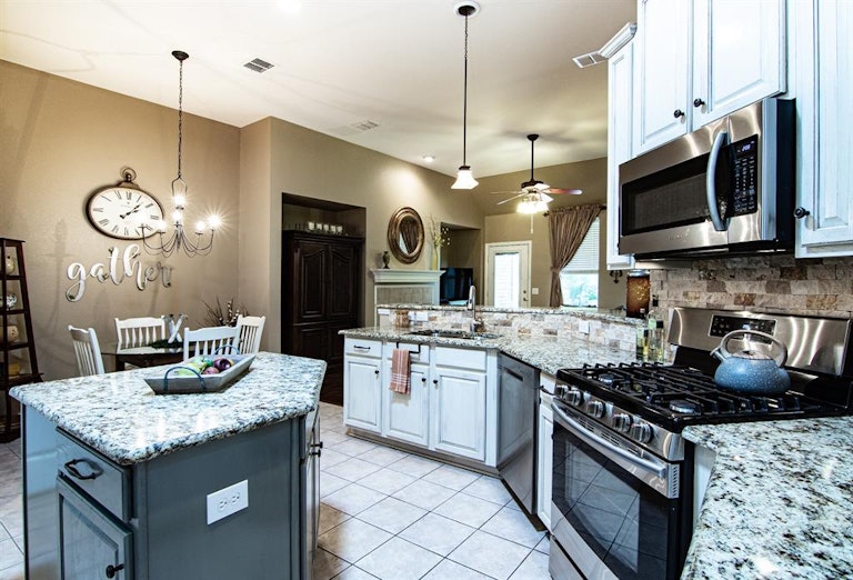 Photo 16 of 36 - 629 Scenic Ranch Cir, Fairview, TX 75069