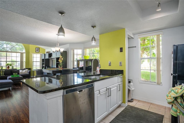 Photo 10 of 30 - 5003 Laguna Bay Cir #15, Kissimmee, FL 34746