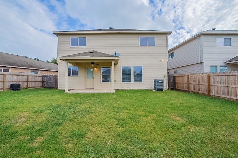 Photo 7 of 22 - 7730 Paraiso Cir, Boerne, TX 78015