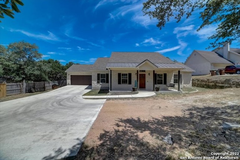 Photo 3 of 45 - 615 Midnight Dr, San Antonio, TX 78260