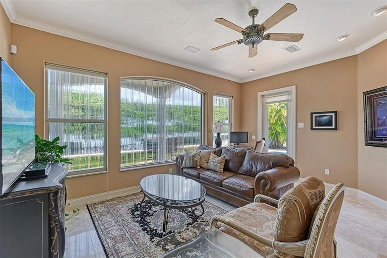 Photo 38 of 76 - 3550 Fair Oaks Ln, Longboat Key, FL 34228