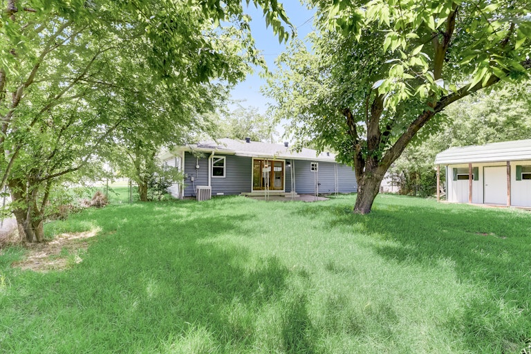 Photo 31 of 32 - 509 S Main St, Crandall, TX 75114