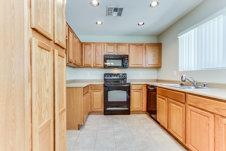 Photo 4 of 31 - 17442 W Boca Raton Rd, Surprise, AZ 85388