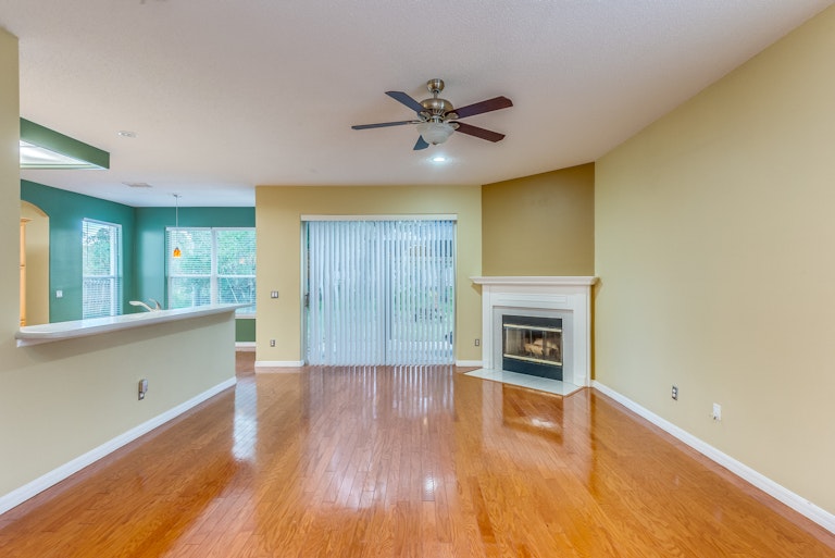 Photo 5 of 33 - 1019 Landview Ct, Orlando, FL 32828