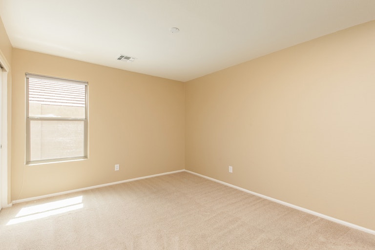 Photo 15 of 26 - 2215 W Peak View Rd, Phoenix, AZ 85085