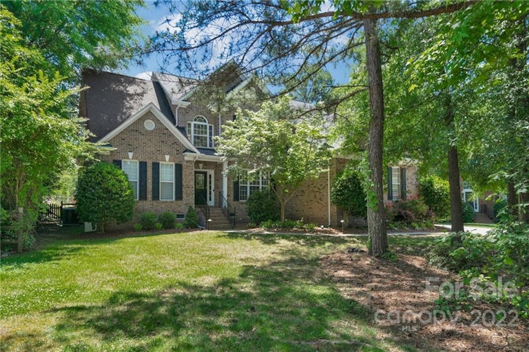 Photo 1 of 48 - 5418 Shoal Brook Ct, Charlotte, NC 28277