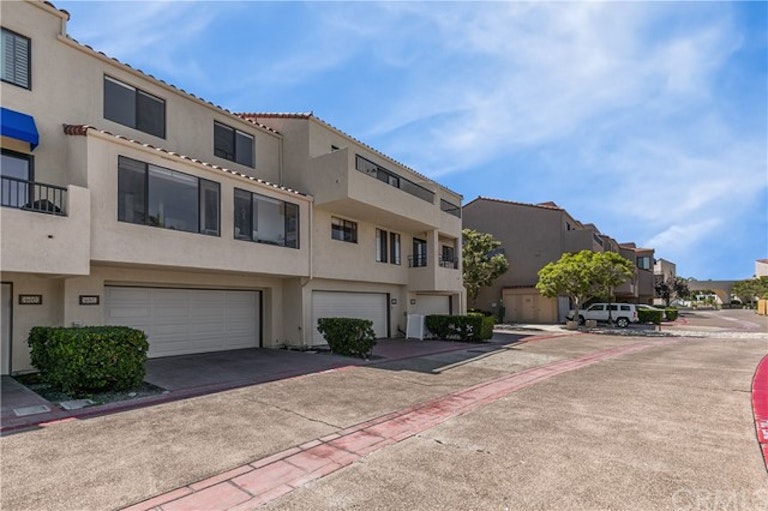 Photo 36 of 48 - 16515 Tropez Ln #147, Huntington Beach, CA 92649