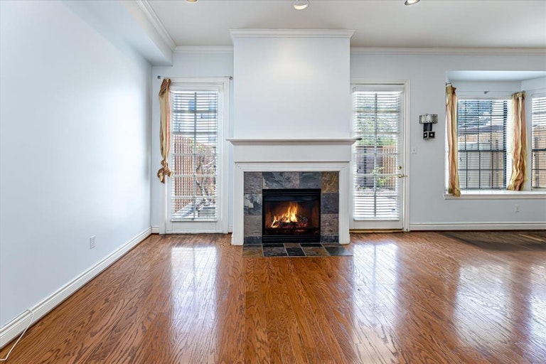 Photo 8 of 47 - 2828 Bering Dr, Houston, TX 77057