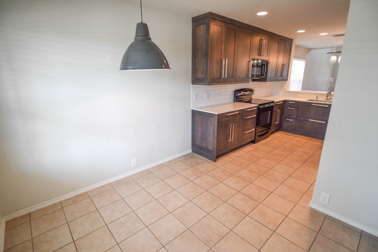 Photo 9 of 37 - 15964 Avenel Way, Fort Worth, TX 76177