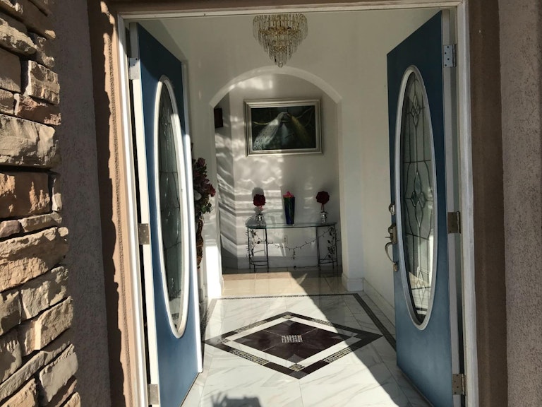 Photo 5 of 45 - 8440 Tragus Way, Elk Grove, CA 95624