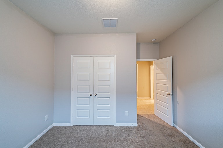 Photo 21 of 35 - 18226 Russett Green Dr, Tomball, TX 77377