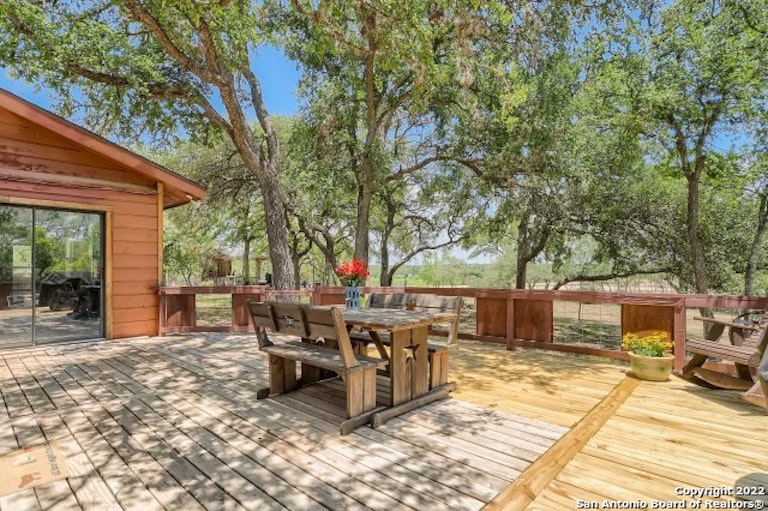 Photo 32 of 38 - 1122 Crescent Hill Dr, San Antonio, TX 78253
