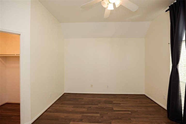 Photo 41 of 50 - 16011 Camillia Trl, Tomball, TX 77377