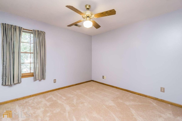 Photo 20 of 35 - 4502 Woodhall Way NE, Roswell, GA 30075