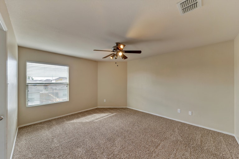 Photo 26 of 34 - 4516 Willow Rock Ln, Fort Worth, TX 76244