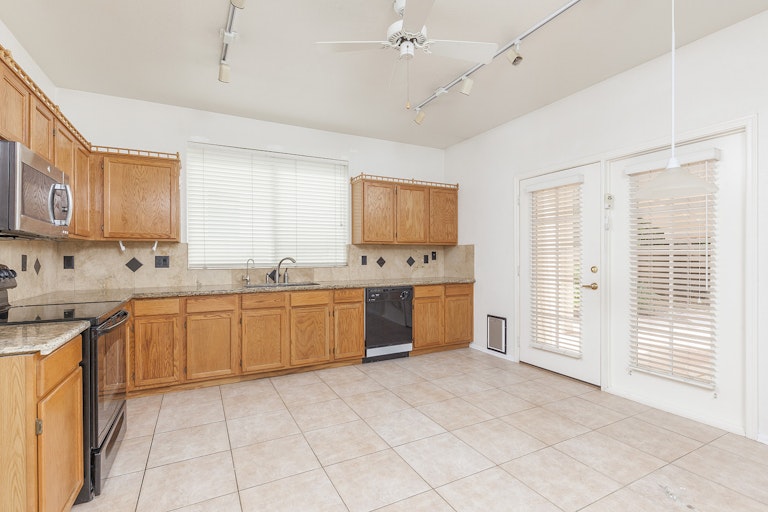 Photo 4 of 29 - 4592 W Toledo St, Chandler, AZ 85226