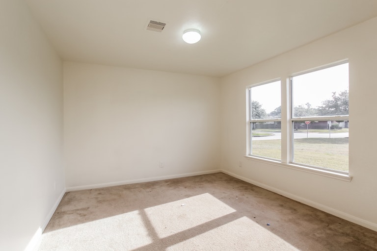 Photo 20 of 28 - 16611 Burnell Oaks Ln, Houston, TX 77090