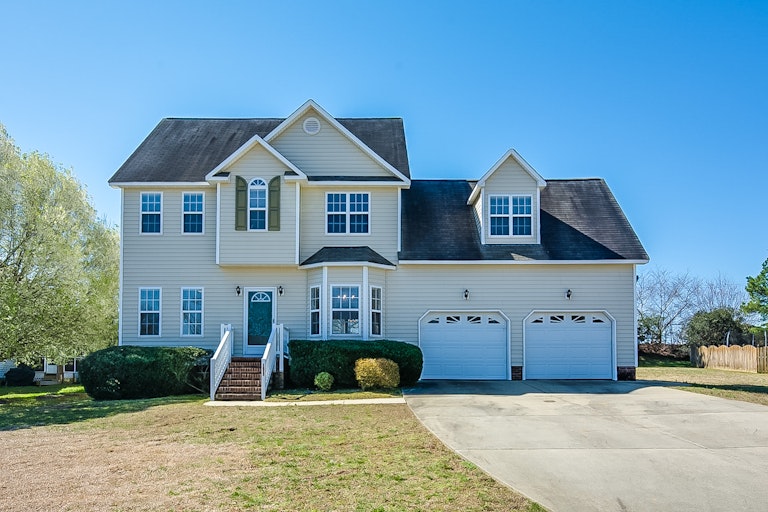 Photo 1 of 23 - 1208 Sunswept Cir, Raleigh, NC 27603