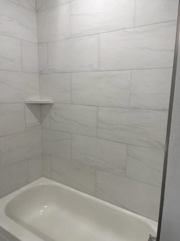 Photo 19 of 29 - 10302 Tablerock Dr, Houston, TX 77064