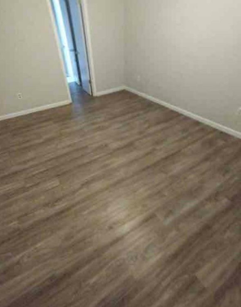 Photo 15 of 30 - 922 SE 5th St, Grand Prairie, TX 75051