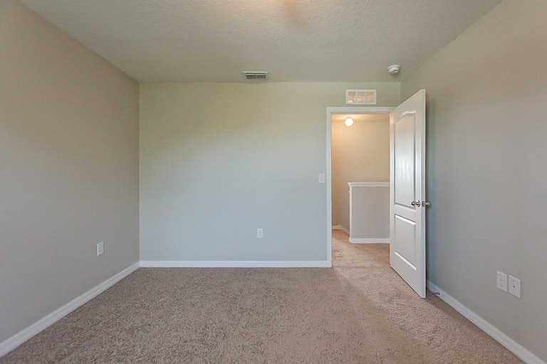 Photo 17 of 28 - 1870 Green Dragon Dr, Saint Cloud, FL 34771